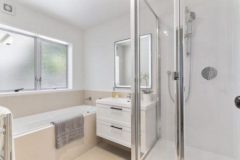 Photo of property in 13 Dunraven Place, Torbay, Auckland, 0630