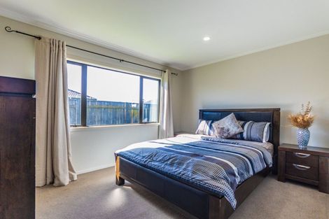 Photo of property in 24 Brooklyn Heights Drive, Kelvin Grove, Palmerston North, 4414