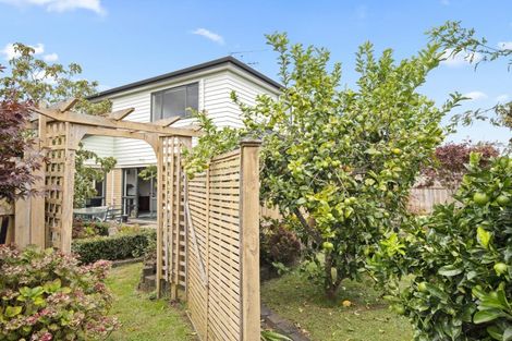 Photo of property in 9 Greta Banks Place, Wattle Downs, Auckland, 2103