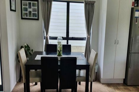 Photo of property in 2/22 Lambrown Drive, Totara Vale, Auckland, 0629