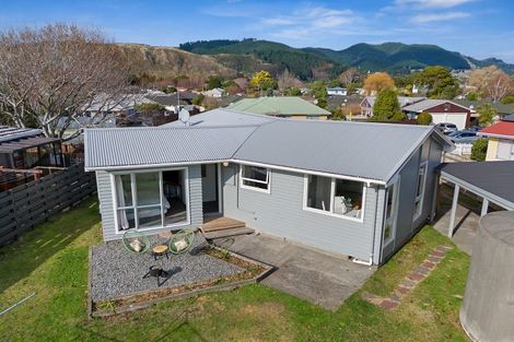 Photo of property in 47 Arawhata Road, Paraparaumu, 5032