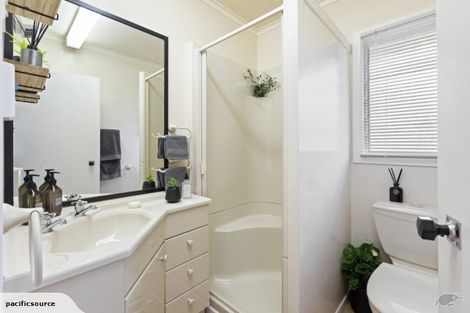 Photo of property in 5 Albert Pryor Avenue, Henderson, Auckland, 0612