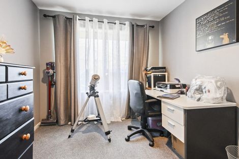 Photo of property in 2/140 Hay Street, Bromley, Christchurch, 8062