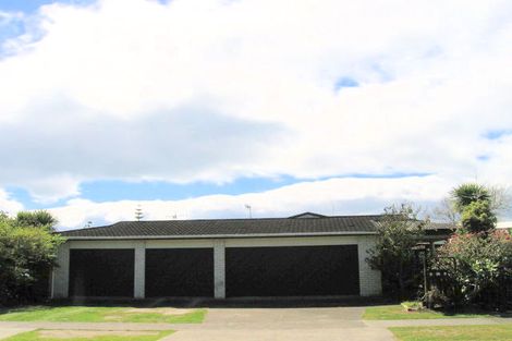 Photo of property in 17b Dickson Road, Papamoa Beach, Papamoa, 3118