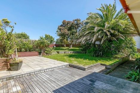 Photo of property in 2 Karoro Place, Paremata, Porirua, 5024