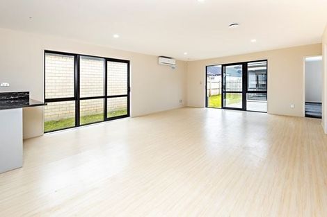 Photo of property in 10 Kotuku Crescent, Takanini, 2112
