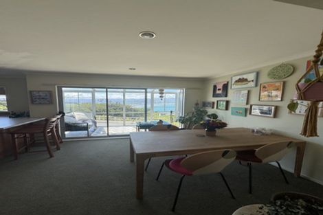 Photo of property in 36b Tamworth Crescent, Newlands, Wellington, 6037