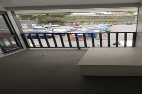 Photo of property in 8 Torrens Terrace, Mount Cook, Wellington, 6011