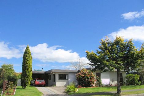 Photo of property in 15 Kensington Place, Richmond Heights, Taupo, 3330