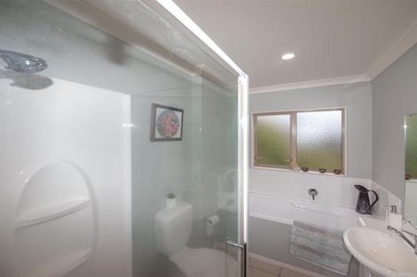 Photo of property in 50 Erlestoke Crescent, Churton Park, Wellington, 6037