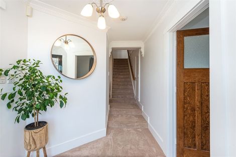 Photo of property in 108 Moncks Spur Road, Redcliffs, Christchurch, 8081