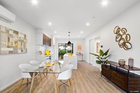 Photo of property in 6/105 Hobsonville Road, West Harbour, Auckland, 0618