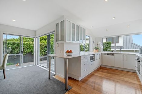 Photo of property in 2 Oakpark Place, West Harbour, Auckland, 0618