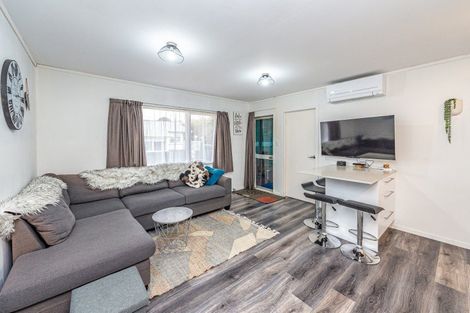 Photo of property in 51 Hussey Street, Waverley, 4510