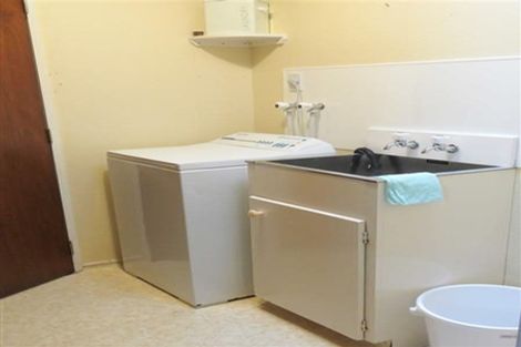 Photo of property in 1/6 Baring Terrace, Strandon, New Plymouth, 4312