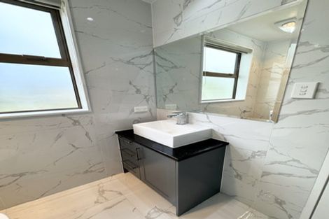 Photo of property in 6b St Catherine Crescent, West Harbour, Auckland, 0618