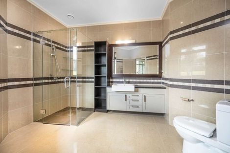 Photo of property in 305 Old North Road, Kumeu, 0892