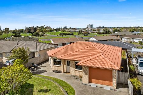 Photo of property in 3 Chesterfield Way, Orewa, 0931