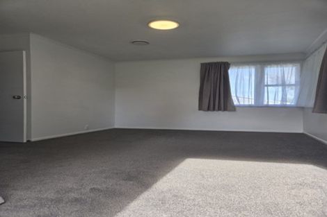 Photo of property in 32 Roberts Road, Te Atatu South, Auckland, 0610