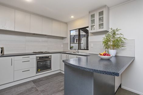 Photo of property in 2/151b Wallace Road, Mangere Bridge, Auckland, 2022