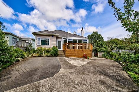 Photo of property in 35 Lincoln Avenue, Tawa, Wellington, 5028