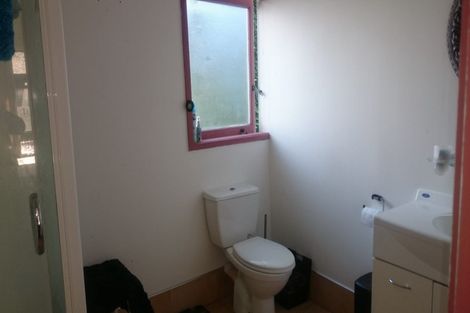 Photo of property in 1 Malters Place, Browns Bay, Auckland, 0630