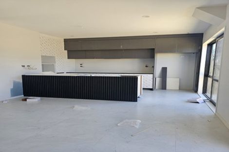 Photo of property in 52c Hutchinsons Road, Bucklands Beach, Auckland, 2014