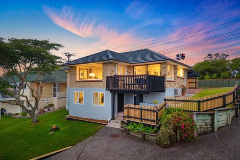 Photo of property in 1/177 Glenfield Road, Hillcrest, Auckland, 0627