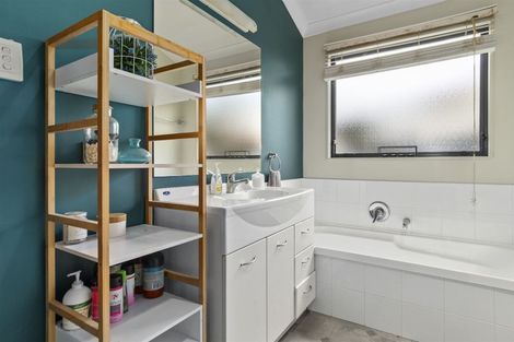 Photo of property in 19 Lisa Place, Brookfield, Tauranga, 3110