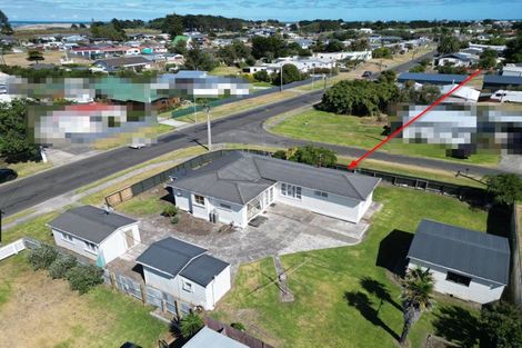 Photo of property in 23 Pratt Avenue, Foxton Beach, Foxton, 4815