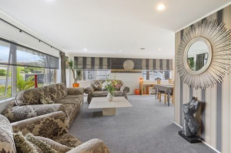 Photo of property in 7 Chippewa Place, Conifer Grove, Takanini, 2112