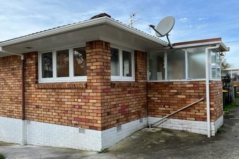 Photo of property in 2/180 Archers Road, Glenfield, Auckland, 0629