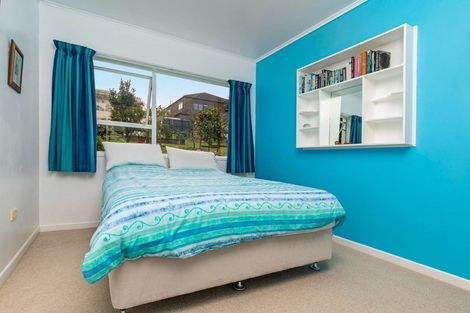 Photo of property in 13 Kiteroa Terrace, Rothesay Bay, Auckland, 0630