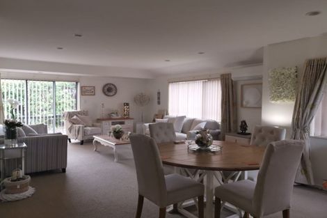 Photo of property in 35 Green Lane, Pukekohe, 2120