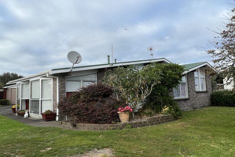 Photo of property in 38 Clifton Drive, Waitara, 4320