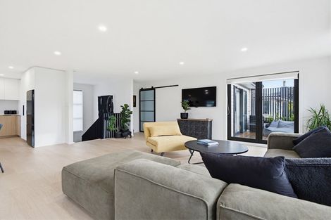 Photo of property in 141 Oceanview Road, Mount Maunganui, 3116