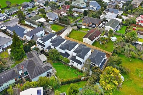 Photo of property in 240a Whitney Street, Blockhouse Bay, Auckland, 0600