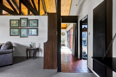 Photo of property in 19a John Guthrie Place, Merrilands, New Plymouth, 4312