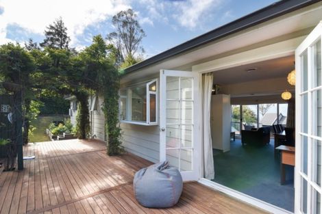 Photo of property in 2 Evergreen Place, Sunshine Bay, Queenstown, 9300