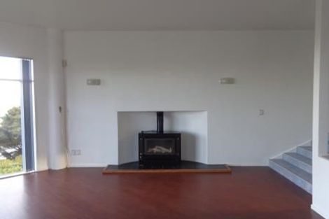 Photo of property in 21 Renoir Street, West Harbour, Auckland, 0618