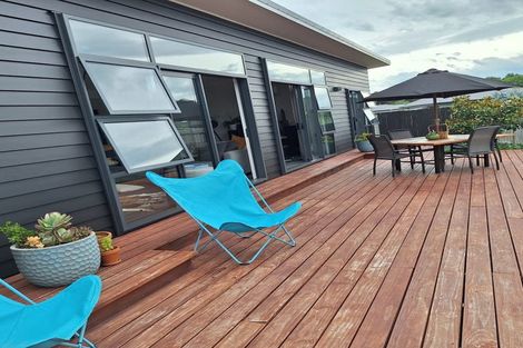 Photo of property in 18 Dee Street, Otane, 4202