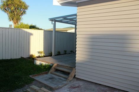 Photo of property in 3 Glen Marine Parade, Glendene, Auckland, 0602