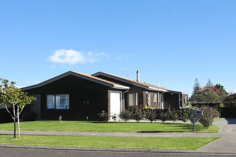Photo of property in 2 Cobb Place, Otaki, 5512