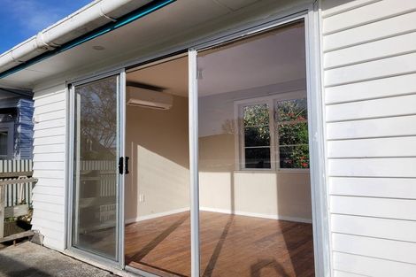 Photo of property in 33 Naenae Road, Naenae, Lower Hutt, 5011