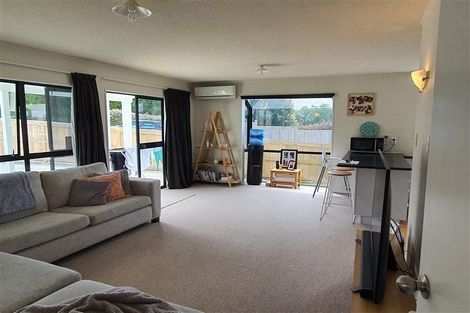Photo of property in 1/39 Jaemont Avenue, Te Atatu South, Auckland, 0610