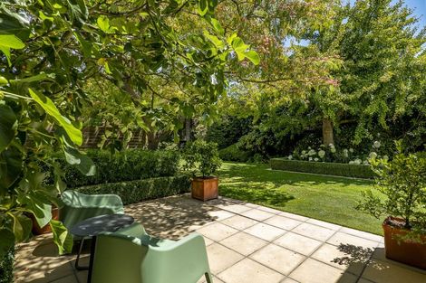 Photo of property in 37 Thornycroft Street, Fendalton, Christchurch, 8052