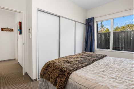 Photo of property in 142 North Parade, Richmond, Christchurch, 8013