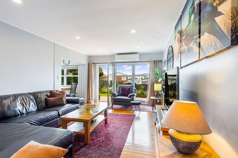 Photo of property in 1/37 Weldene Avenue, Glenfield, Auckland, 0629