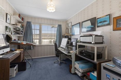 Photo of property in 71 Miromiro Road, Normandale, Lower Hutt, 5010