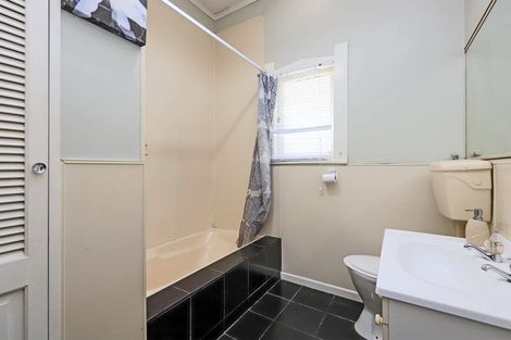 Photo of property in 604 Princes Street, Parkvale, Hastings, 4122